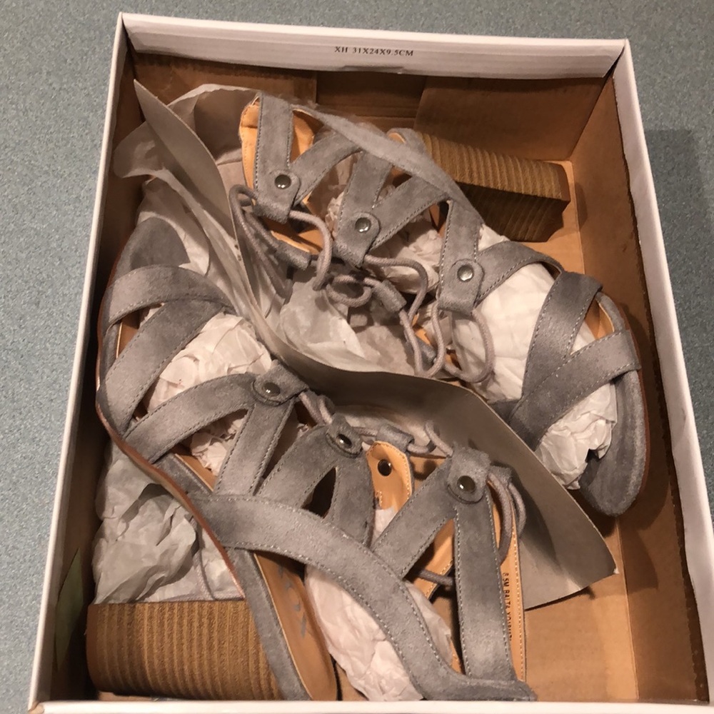XOXO Footwear Balta Grey - Picture 15 of 16